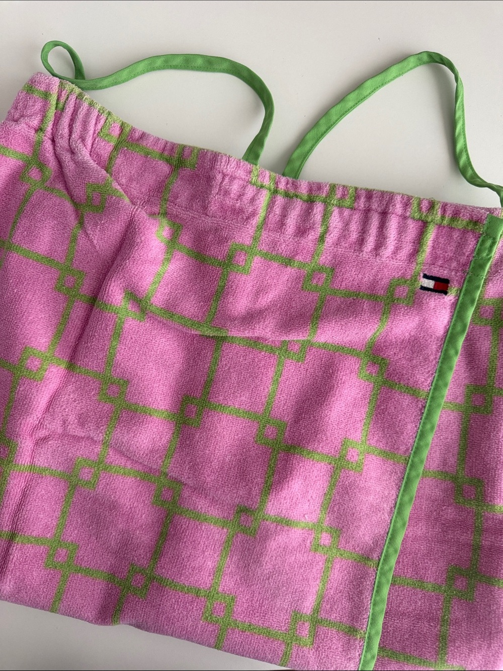 Tommy Hilfiger - Pink & Lime Green - Geometric - Towel Wrap - Dorm Robe - S/M